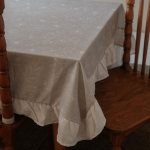 Daisy tablecloth