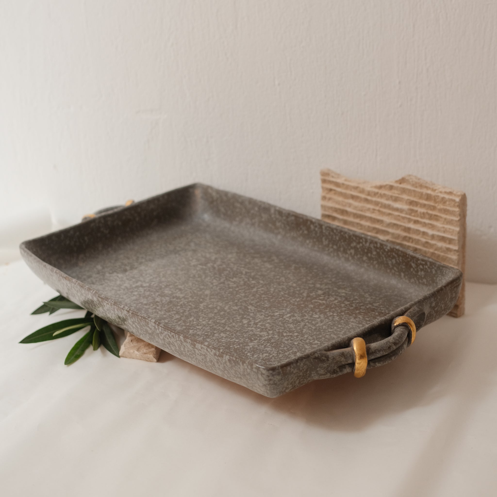 Wide serving tray