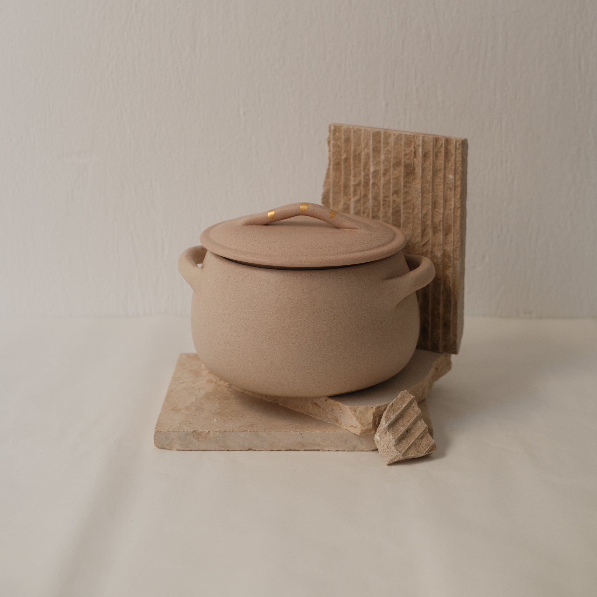 Rounded Pot