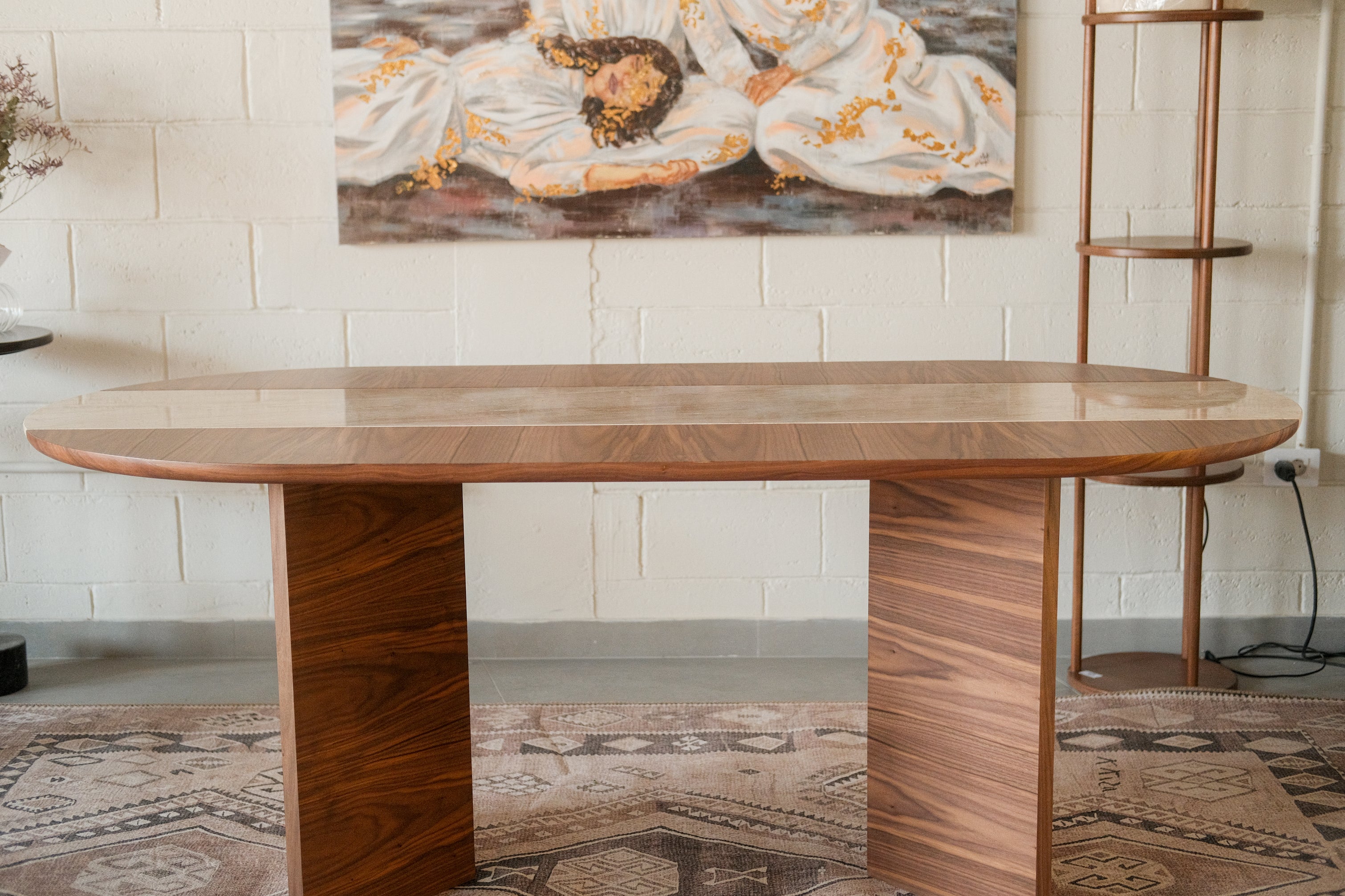 Heppa dining table